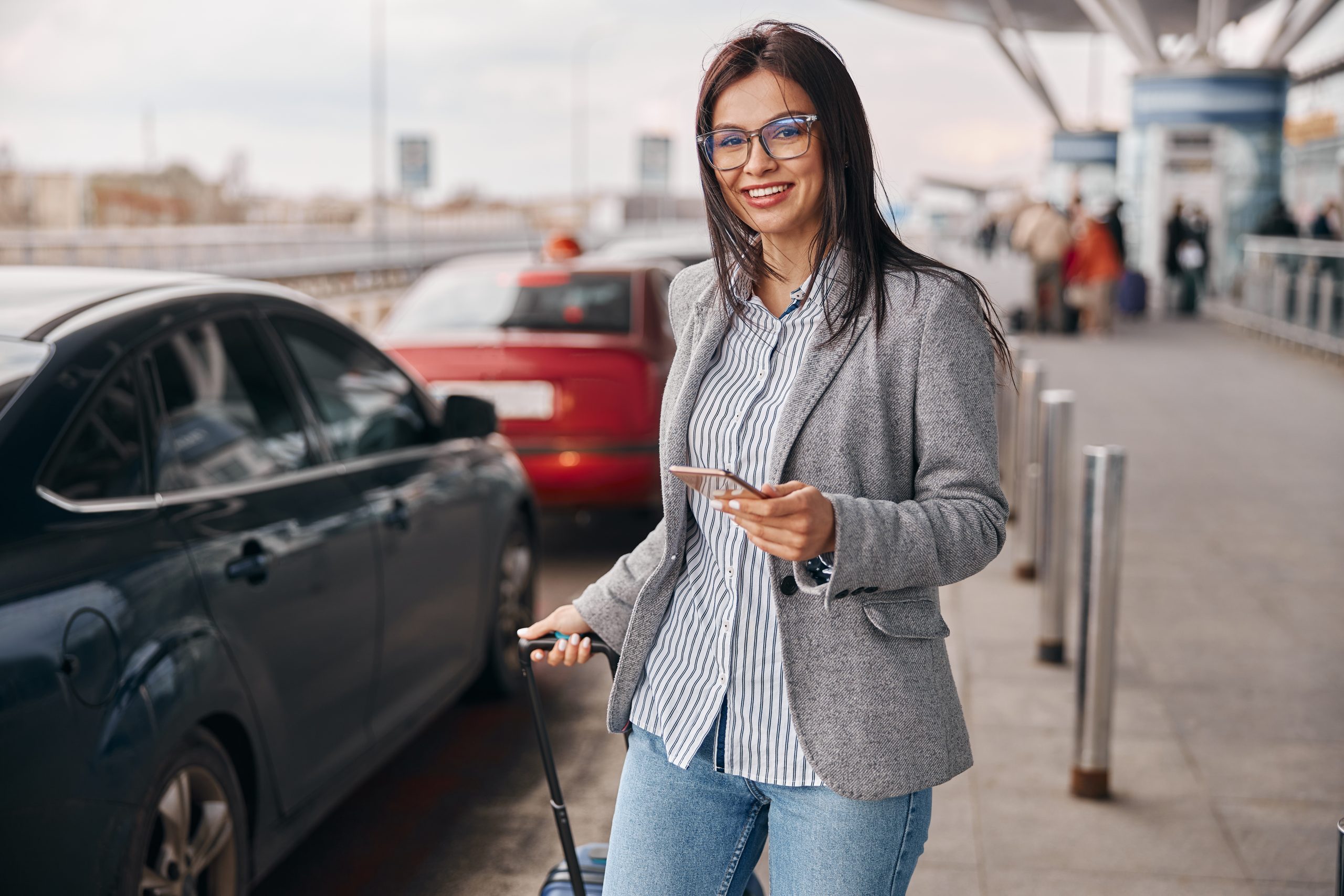 airport-woman-taxi